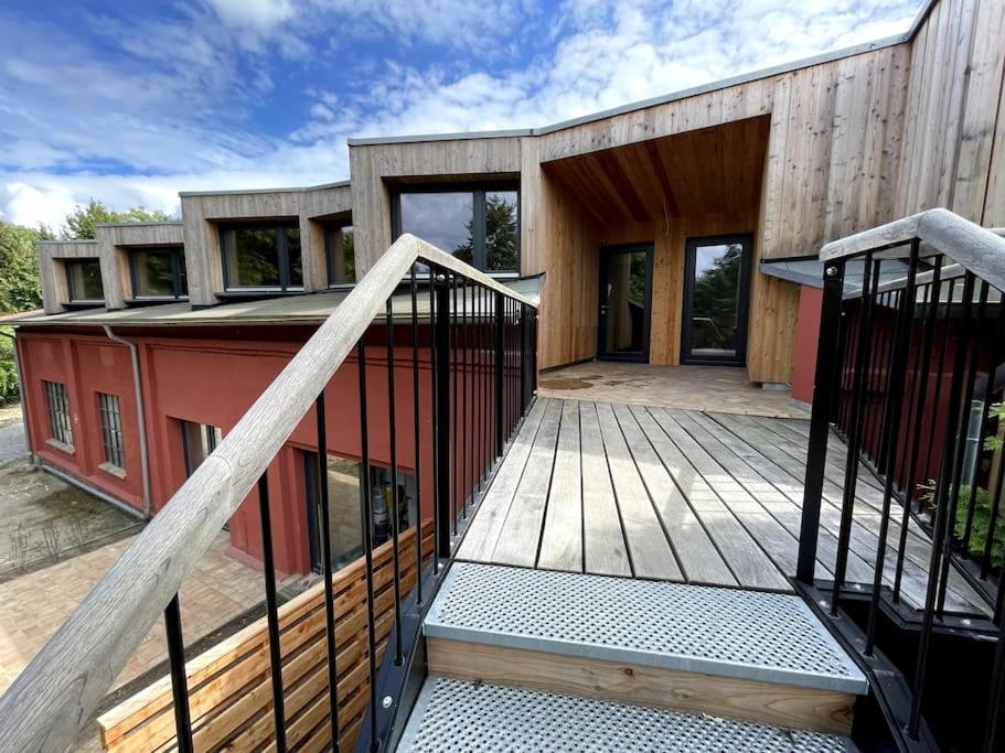 Grosse Wohnung Mit Loggia Templin Exterior photo