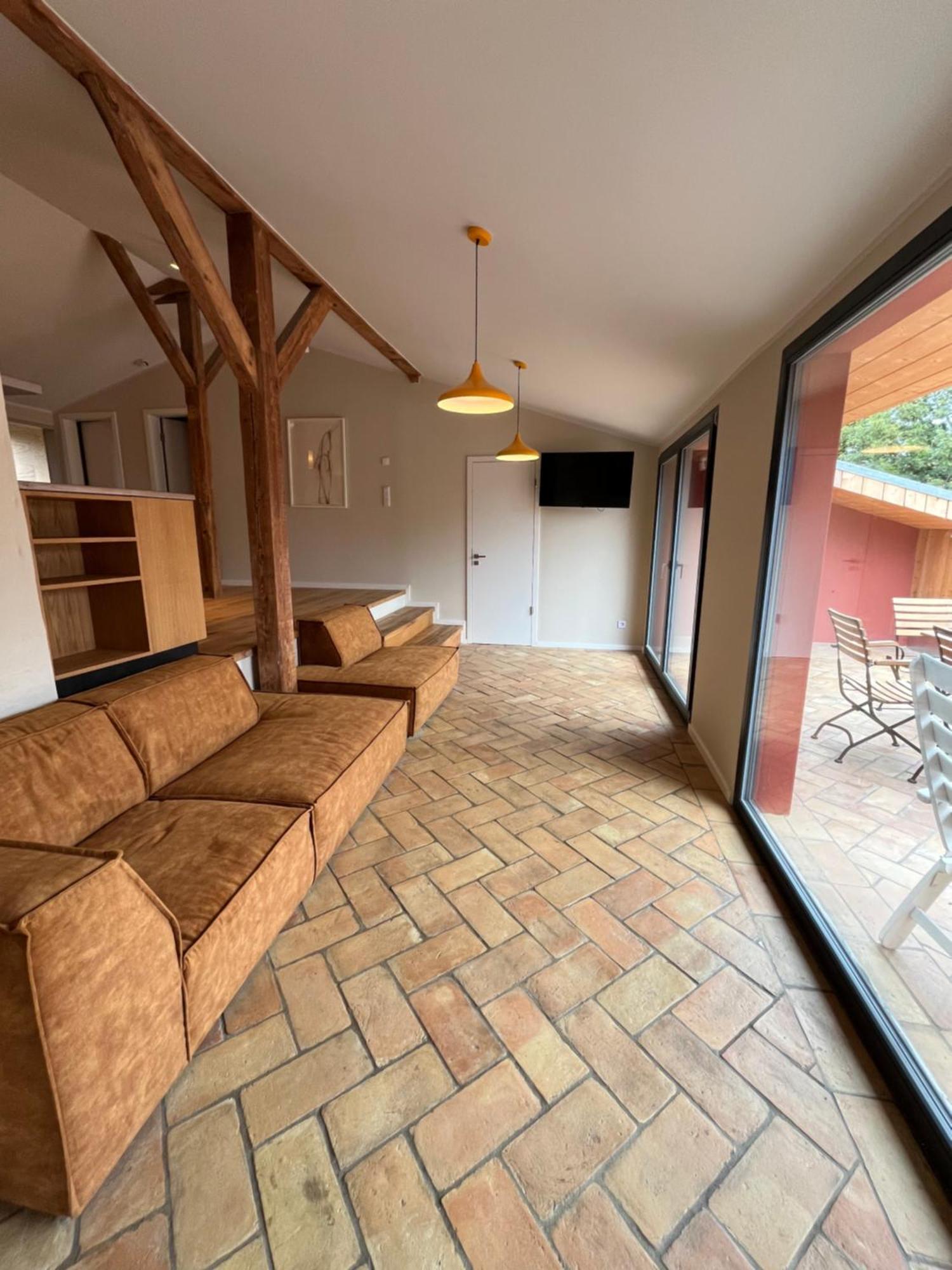 Grosse Wohnung Mit Loggia Templin Exterior photo